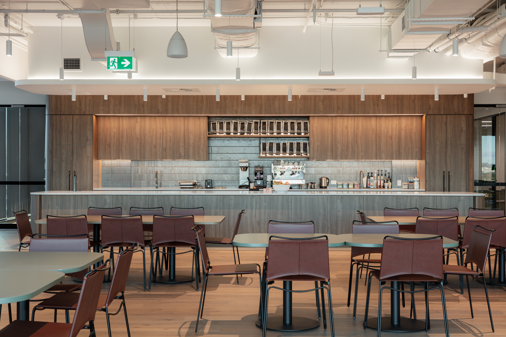 Minor DKL interior right view